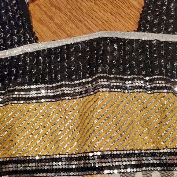 Black and Gold Sheer Sleeve Kameez - Picture 4 of 10